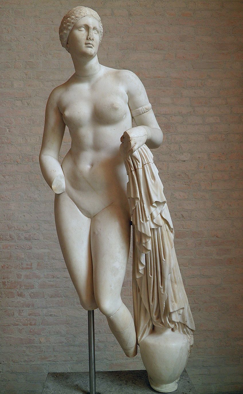 Estatua de la mujer griega
