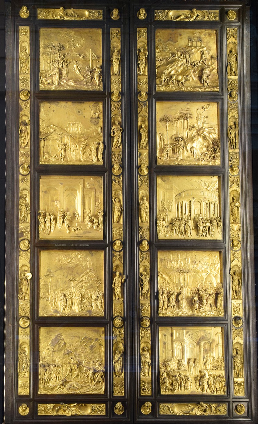 Famosa puerta de bronce