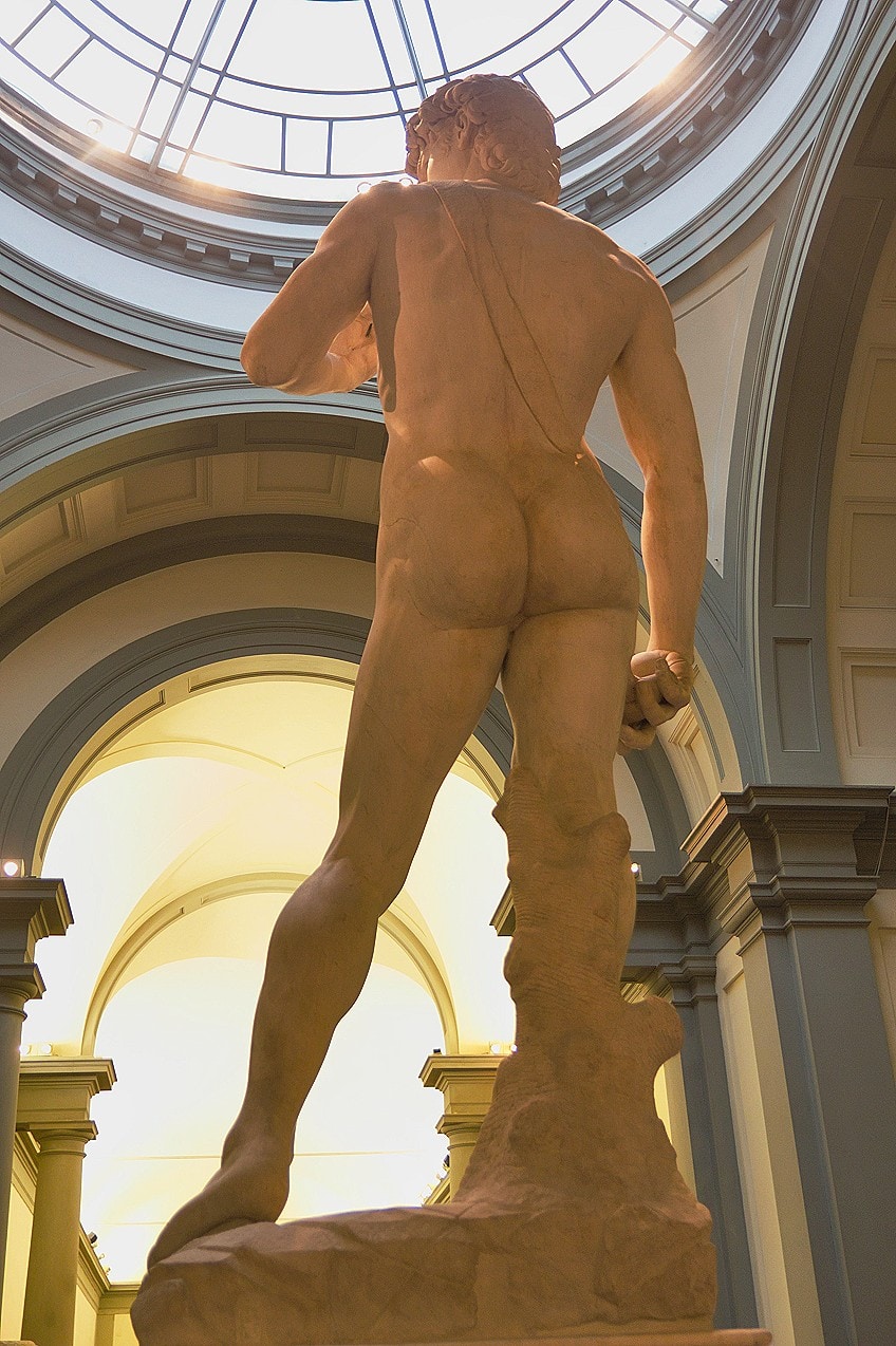 Qué tan alta es la estatua de David