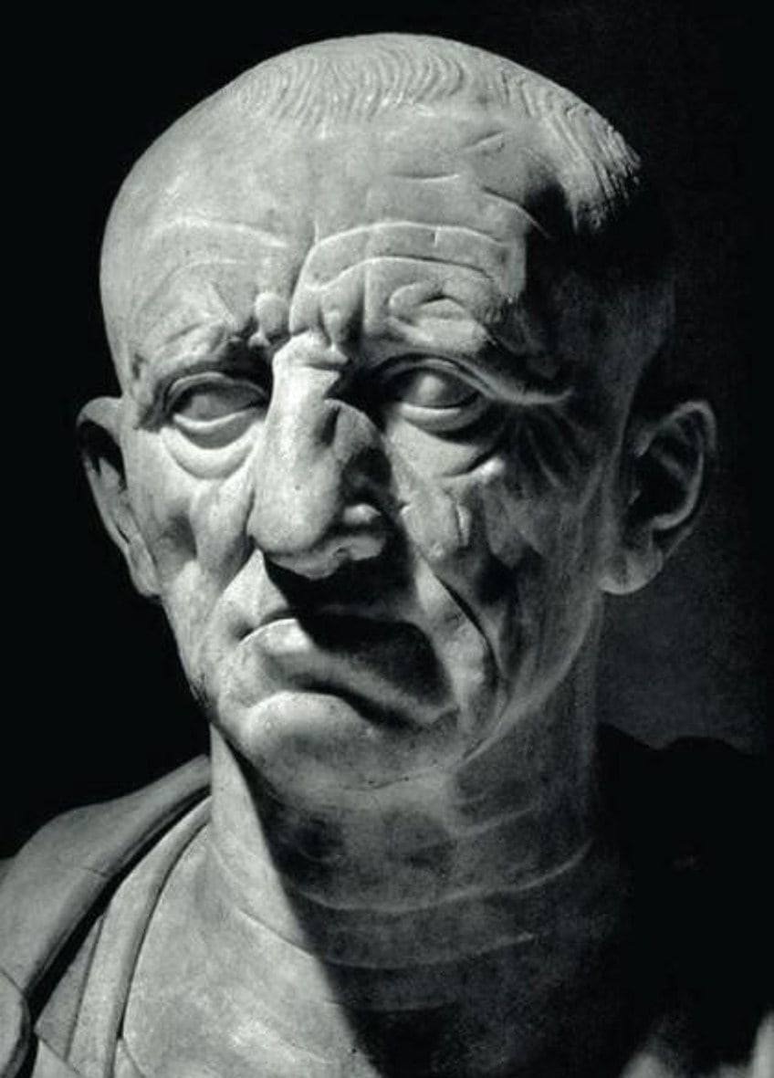 Escultura del busto romano
