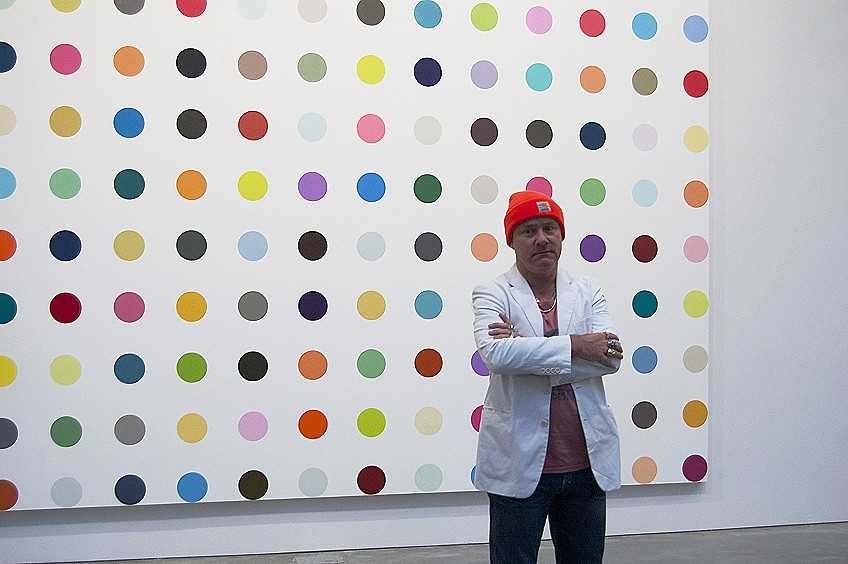 Damien Hirst – Una mirada más cercana al célebre artista que es Damien Hirst