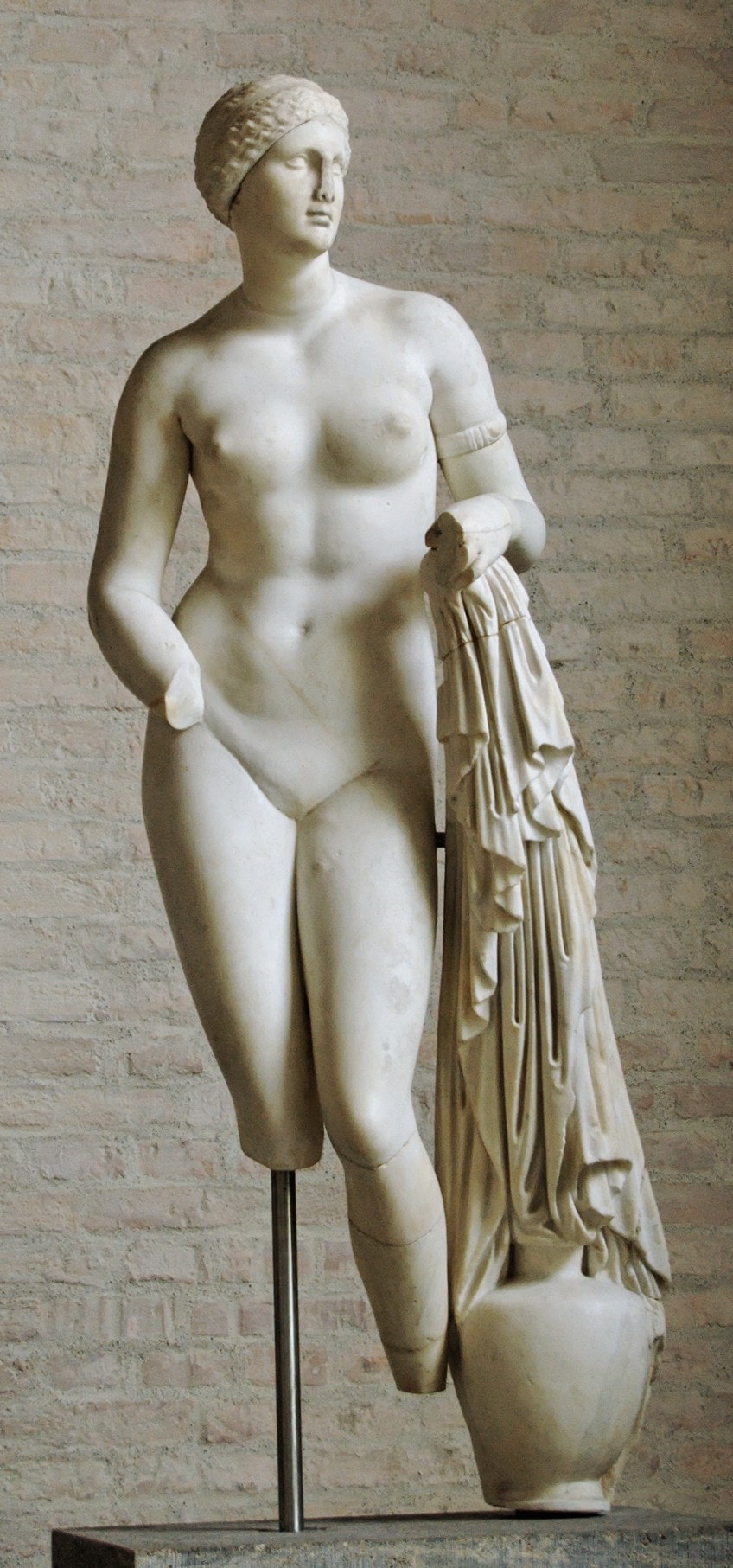 Contrapposto femenino