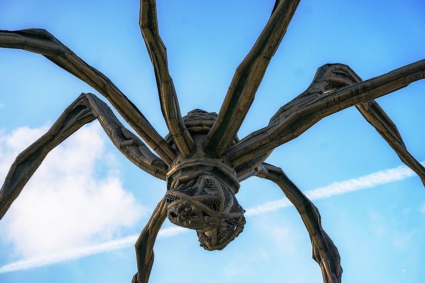 Escultura Maman – Mirando el arte de la araña gigante por Louise Bourgeois